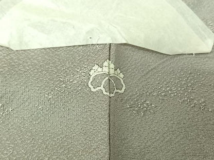 平和屋着物▽上質な色無地　単衣　寿光織　芝花地紋　桜鼠色　反端付き　正絹　逸品　AABI7734jh
