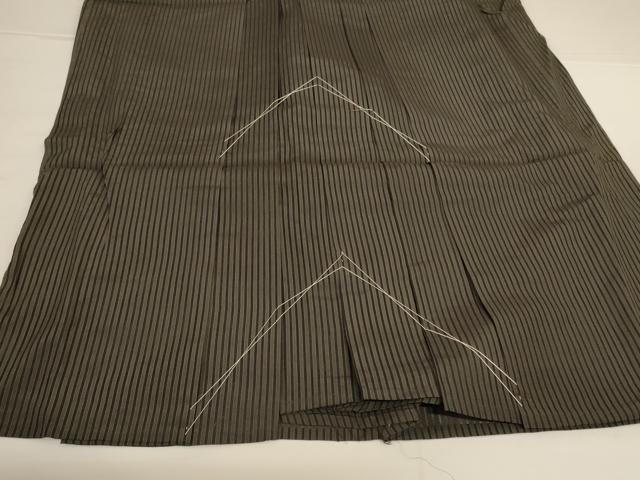 平和屋着物＊夏物　男性　馬乗り袴　縞　正絹　逸品　未使用　AABI7902jd