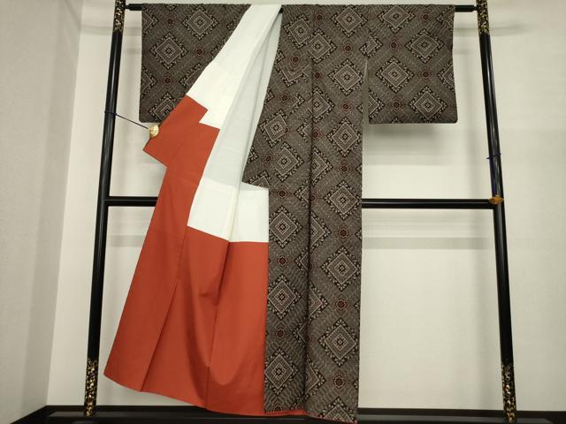 平和屋着物●本場大島紬　龍郷絣　花菱文　正絹　逸品　AABI7923ck