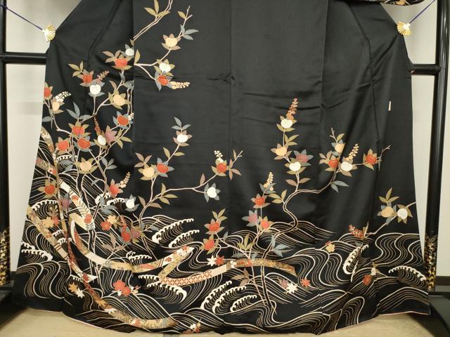 平和屋着物●十日町老舗ブランド　吉澤友禅　吾妻徳穂　訪問着　駒刺繍　吉祥立波文　橘　黒地　金彩　正絹　逸品　AABI8228ck