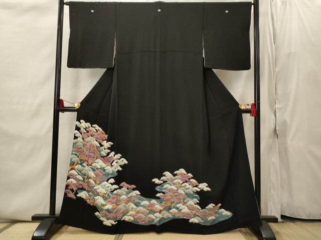 平和屋着物■豪華黒留袖　駒刺繍　流水枝松文　金彩　正絹　逸品　AABI8357st