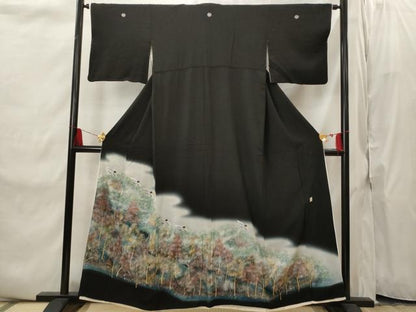 平和屋着物■豪華黒留袖　樹林飛鶴文　暈し染め　金彩　正絹　逸品　AABI8358st