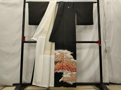 平和屋着物■豪華黒留袖　刺繍　枝花文　暈し染め　金銀糸　銀彩　正絹　逸品　AABI8394st