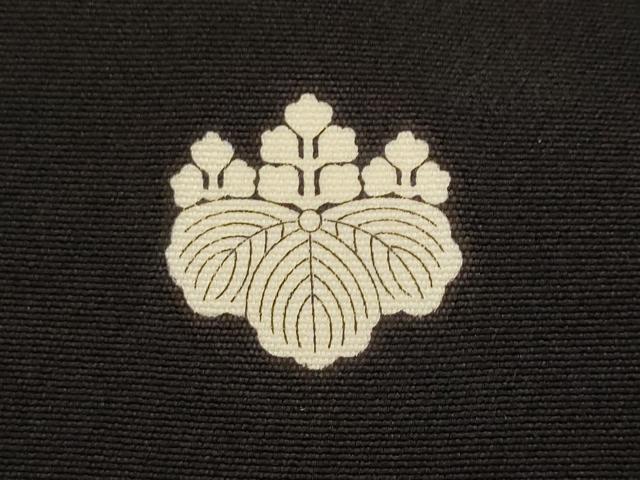 平和屋着物■豪華黒留袖　駒刺繍　色紙飛鶴花文　金銀彩　正絹　逸品　AABI8411st