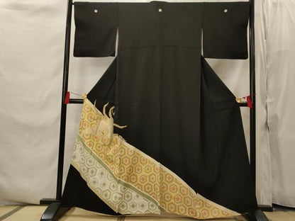 平和屋着物■豪華黒留袖　鳳凰亀甲花文　金銀彩　金糸　正絹　逸品　AABI8412st
