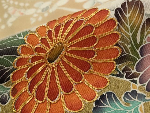 平和屋着物■豪華黒留袖　駒刺繍　草花文　暈し染め　金彩　ロング丈　正絹　逸品　AABI8454st