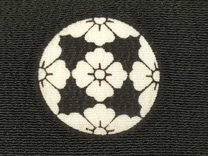 平和屋着物■豪華黒留袖　駒刺繍　更紗花文　金彩　正絹　逸品　AABI8461st