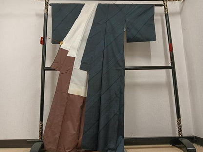平和屋着物●都喜ヱ門　本場大島紬　純泥染め　カタス7マルキ　斜縞　藤絹織物謹製　証紙付き　正絹　逸品　AABI8530ph