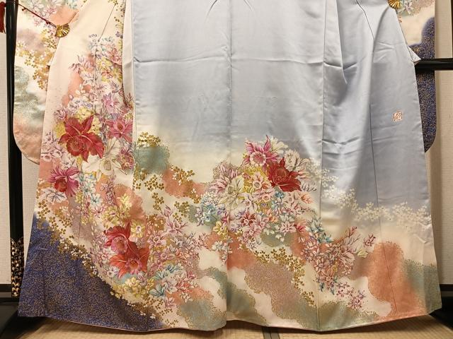 平和屋着物●紫綬褒章　巨匠『岩田専太郎』　振袖　駒刺繍　草花文　暈し染め　金彩　正絹　逸品　AABI8593ph