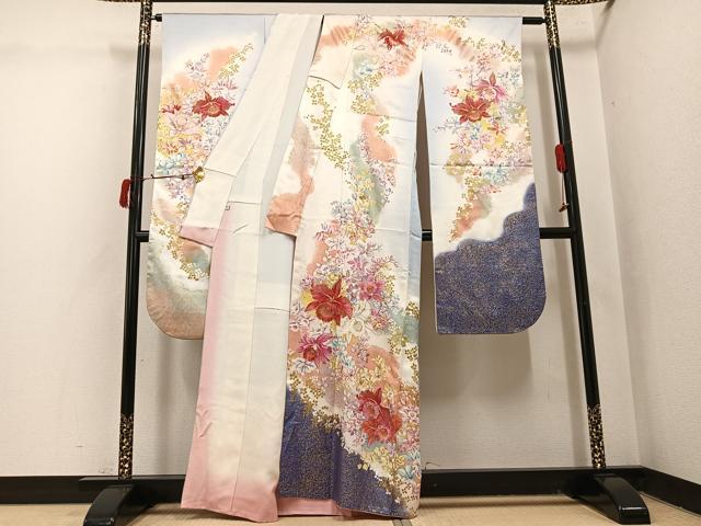 平和屋着物●紫綬褒章　巨匠『岩田専太郎』　振袖　駒刺繍　草花文　暈し染め　金彩　正絹　逸品　AABI8593ph