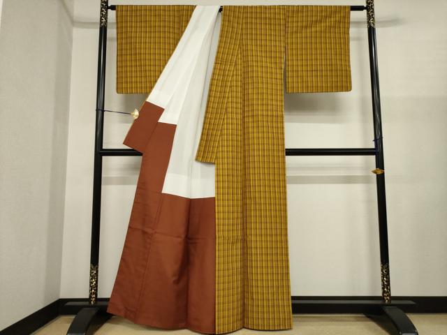 平和屋着物●無形文化財　本場黄八丈　近藤傳　草木染　手織　紬　格子　証紙付き　正絹　逸品　AABI8870ck
