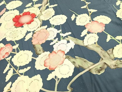 平和屋着物●豪華振袖　駒刺繍　枝花文　金彩　正絹　逸品　AABI8910fy
