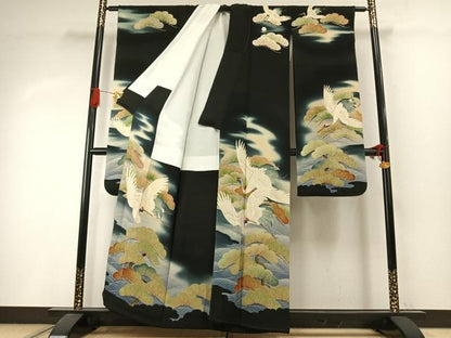 平和屋本店●アンティーク　大正ロマン　振袖　駒刺繍　飛鳥松文　暈し染め　黒地　正絹　逸品　AABI8928fy
