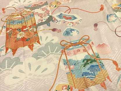 平和屋着物●豪華振袖 駒刺繍 貝桶花文 金彩 正絹 逸品 AABI8937fy