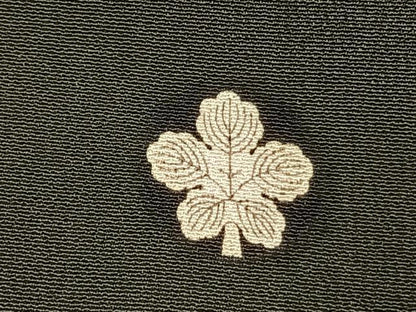平和屋着物●アンティーク 大正ロマン 黒留袖 駒刺繍 吉祥花文 金彩 正絹 逸品 AABI8956fy