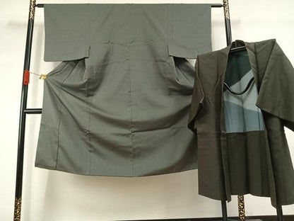 平和屋着物●男性　お召　アンサンブル　着物：青鈍色　羽織：岩井茶色　高島屋扱い　正絹　逸品　AABI8960fy