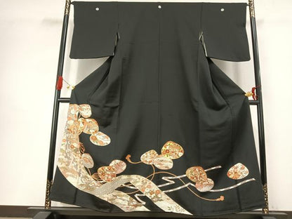 平和屋着物●創業460年・千總　黒留袖　駒刺繍　御所車花鳥文　金彩　正絹　逸品　AABI9027fy
