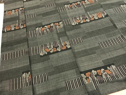 平和屋着物●本場大島紬　カタス9マルキ　横段風景文　正絹　逸品　AABI9051fy