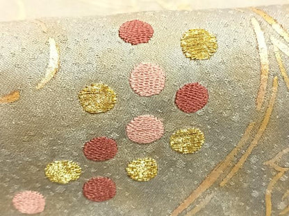 平和屋着物●人間国宝　福田喜三郎　訪問着　刺繍　葡萄唐草文　暈し染め　金糸　金彩　正絹　逸品　AABI9122fy
