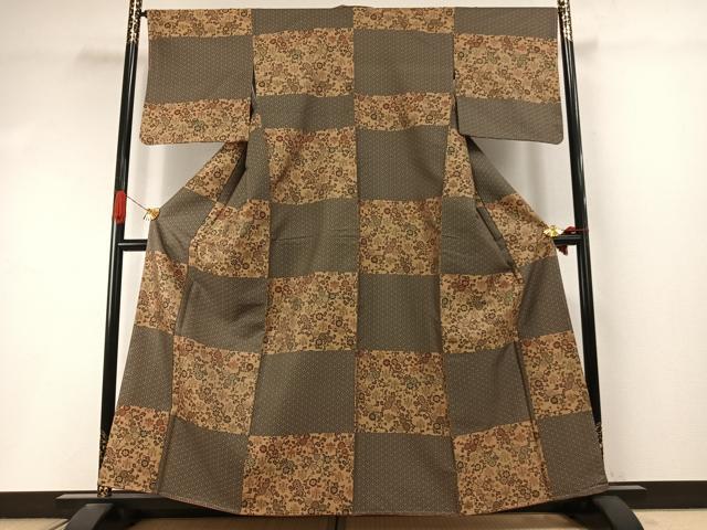 平和屋着物●お召　市松花唐草文　正絹　逸品　未使用　AABI9202fy