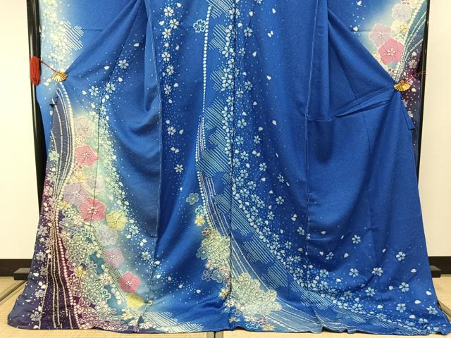 平和屋着物●豪華振袖　舞花文　暈し染め　金彩　金通し地　仮絵羽　逸品　未使用　AABI9213fy