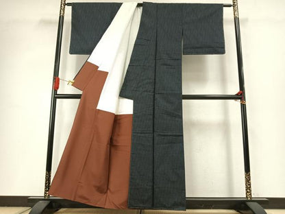 平和屋着物●本場大島紬　一元7マルキ　幾何学文様　正絹　逸品　未使用　AABI9265fy