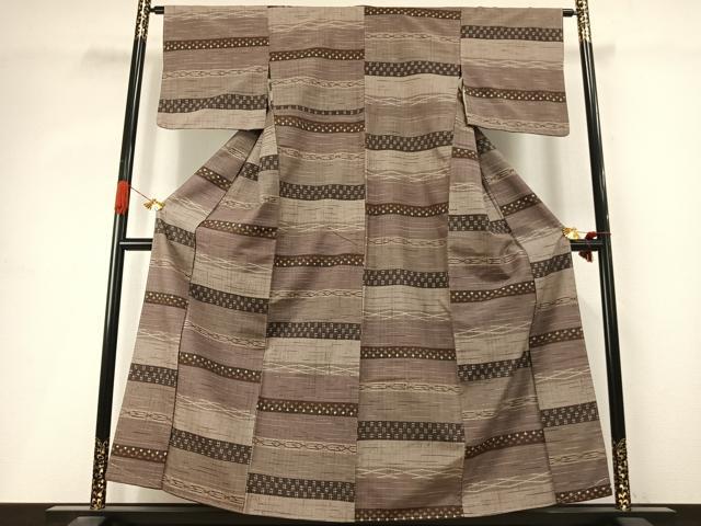 平和屋着物●上質な紬　横段文　小田急百貨店・健勝苑扱い　正絹　逸品　未使用　AABI9273fy