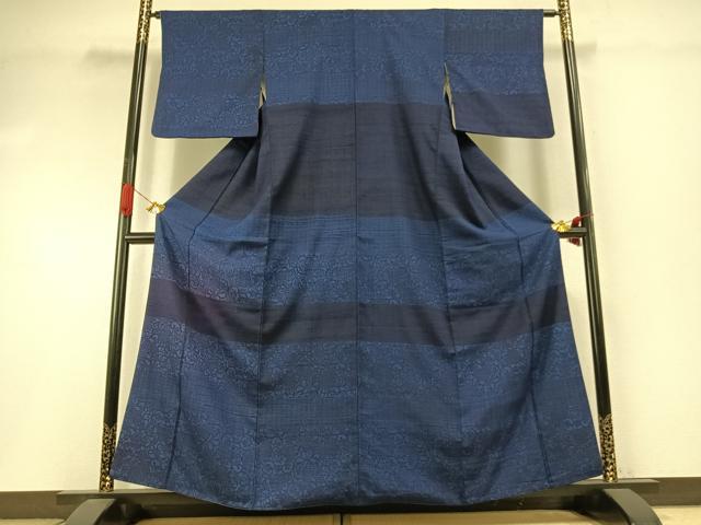 平和屋着物●訪問着　紬地　藍　型染め　花唐草文　正絹　逸品　AABI9303fy