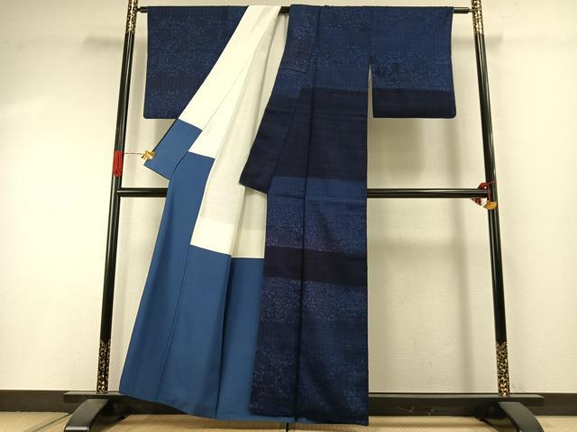 平和屋着物●訪問着　紬地　藍　型染め　花唐草文　正絹　逸品　AABI9303fy