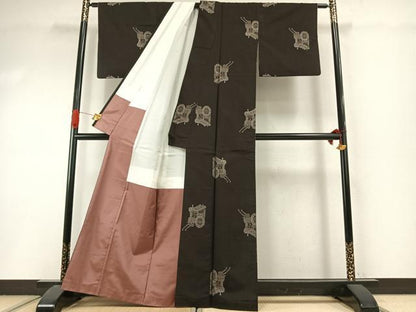 平和屋着物●本場大島紬　カタス9マルキ　地空き　御所車文　正絹　逸品　AABI9307fy