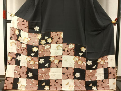 平和屋着物●訪問着　駒刺繍　市松桜文様　黒地　金彩　西武百貨店扱い　正絹　逸品　未使用　AABI9345fy