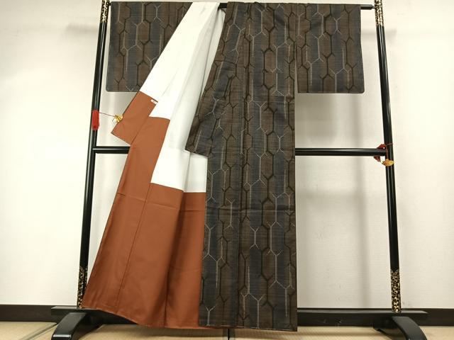 平和屋着物●本場大島紬　カタス7マルキ　亀甲文　正絹　逸品　未使用　AABI9413fy