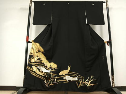 平和屋着物●豪華黒留袖　作家物　鯉　枝松文　金銀彩　正絹　逸品　未使用　AABI9440fy