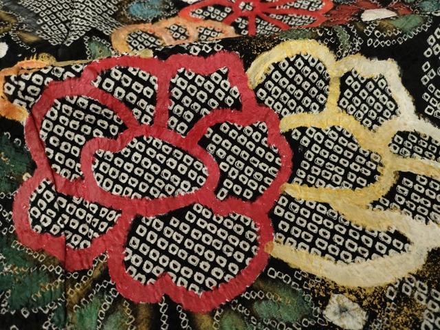 平和屋着物●豪華振袖　総絞り　立波花文　黒地　金彩　正絹　逸品　AABI9665ck