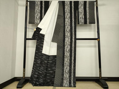 平和屋着物●伝統工芸士　水谷滉　小紋　間道　黒地　正絹　逸品　AABI9702ck