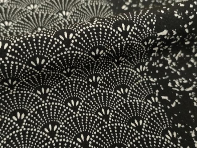 平和屋着物●伝統工芸士　水谷滉　小紋　間道　黒地　正絹　逸品　AABI9702ck