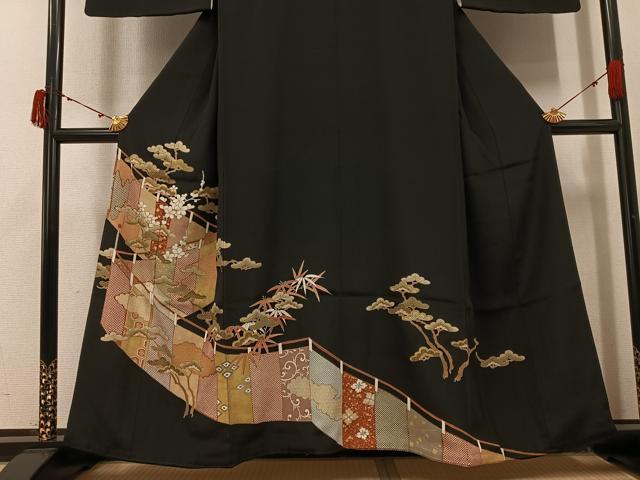 平和屋着物●豪華黒留袖 駒刺繍 松竹梅 金彩 西武百貨店扱い 正絹 逸品 AABJ0004ph