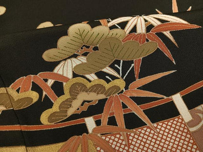 平和屋着物●豪華黒留袖 駒刺繍 松竹梅 金彩 西武百貨店扱い 正絹 逸品 AABJ0004ph