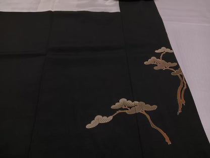 平和屋着物●豪華黒留袖 駒刺繍 松竹梅 金彩 西武百貨店扱い 正絹 逸品 AABJ0004ph