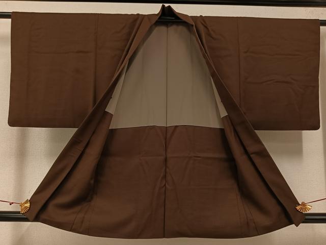 平和屋着物●男性　洗える最高級着物　＜英＞はなぶさ謹製　アンサンブル　色無地　こげ茶色×憲法色　洗える着物　AABJ0024ph
