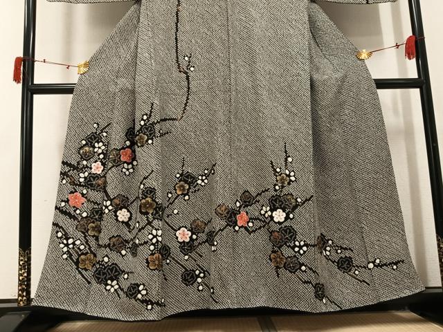 平和屋着物●訪問着　駒刺繍　絞り　枝梅　黒地　金銀彩　正絹　逸品　AABJ0033ph