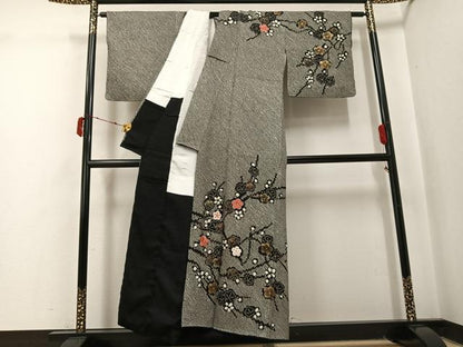 平和屋着物●訪問着　駒刺繍　絞り　枝梅　黒地　金銀彩　正絹　逸品　AABJ0033ph