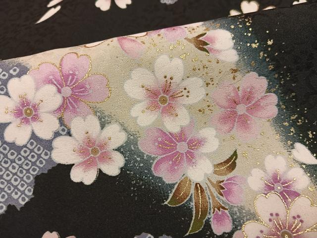 平和屋着物●小振袖 二尺袖 夜桜 暈し染め 黒地 金彩 ロング丈 洗える着物 AABJ0063ph