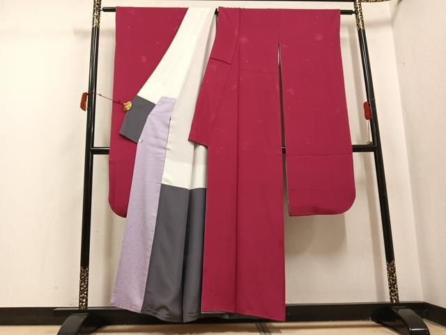 平和屋着物●世界的ファッションデザイナー 山本寛斎 kansaiブランド 振袖 堅牢染 草花地紋 濃紅色 反端付き 正絹 逸品 AABJ0073ph