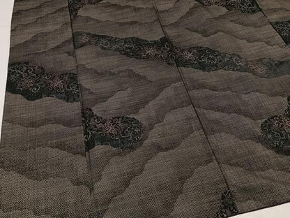 平和屋着物●本場大島紬　カタス9マルキ　更紗唐草文　正絹　逸品　AABJ0113ph