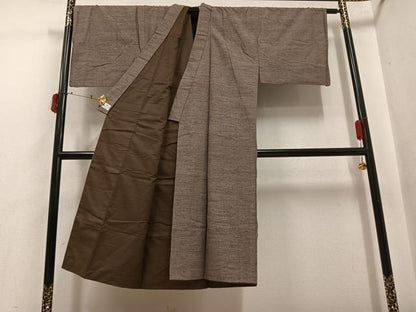 平和屋着物●男性　結城紬　アンサンブル　杢　生壁色　やまと誂製　証紙付き　正絹　逸品　AABJ0137ph