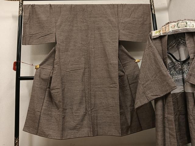 平和屋着物●男性　結城紬　アンサンブル　杢　生壁色　やまと誂製　証紙付き　正絹　逸品　AABJ0137ph