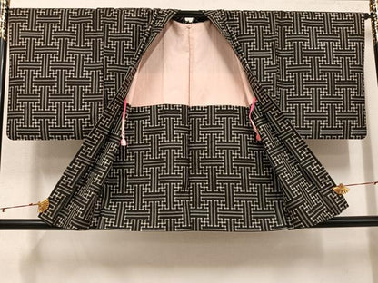 平和屋着物●本場大島紬　龍郷絣　秋名バラ　アンサンブル　正絹　逸品　AABJ0147ph