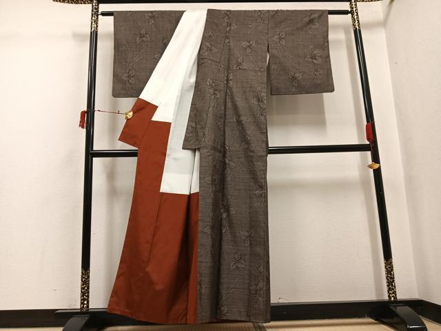 平和屋着物●本場大島紬　古代染色　純泥染　カタス9マルキ　草花文　照節雄作　証紙付き　正絹　逸品　AABJ0150ph