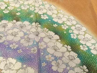平和屋着物●東京友禅　菅有鬼一　振袖　舞花文　暈し染め　金通し地　正絹　逸品　AABJ0152ph
